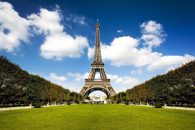 Guided Luxury Paris Day Trip with Optional Lunch at the Eiffel Tower - The Seine cruise and its changing views
