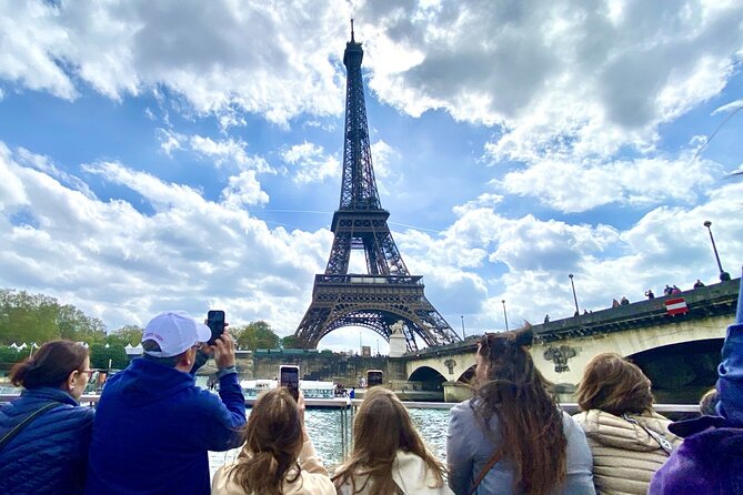Guided Luxury Paris Day Trip with Optional Lunch at the Eiffel Tower - Free time near the Louvre and city center