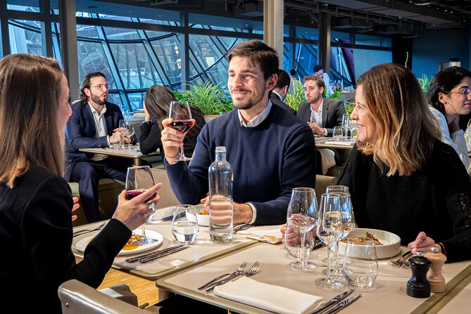 Guided Luxury Paris Day Trip with Optional Lunch at the Eiffel Tower - Paris by coach: a quick orientation