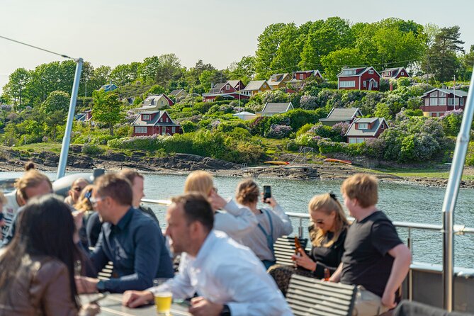 Guided Sightseeing Cruise on Oslofjord by Premium Silent Boat - Lighthouses, Nesodden, and bathing houses