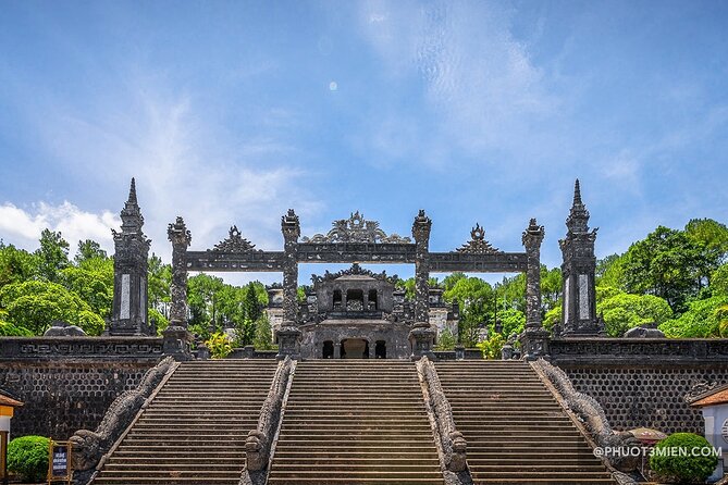Hai Van Pass and Hue City Sites Deluxe Small Group Tour - Thien Mu Pagoda at 3:00 p.m.