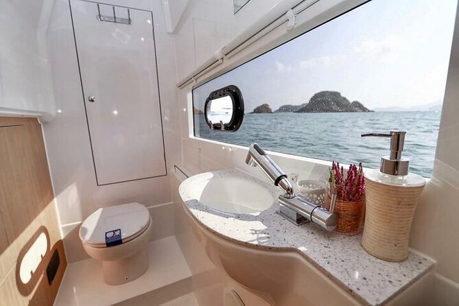 Half Day Luxury Catamaran Turtle Snorkel And Beach - Cruise-port timing and meeting point
