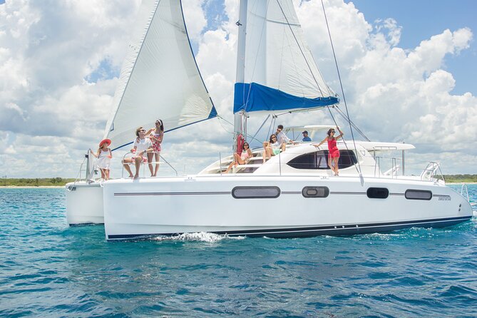 Half-Day Luxury Sailing Experience in Tulum with Open Bar - Who will enjoy this sailing trip
