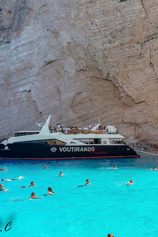 Half-day VIP Cruise: Shipwreck & Blue Caves - The Blue Caves and their changing blue light
