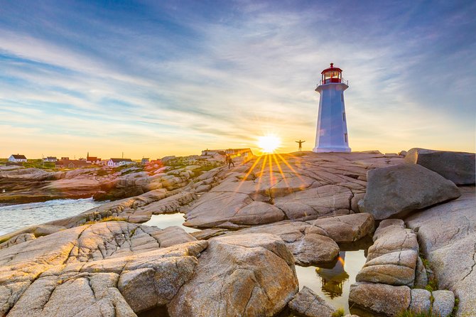 Halifax Premium Tour: Peggy's Cove, Citadel & Titanic Cemetery - Halifax gardens and the downtown drive