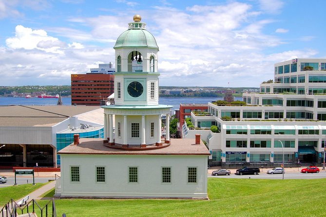 Halifax Premium Tour: Peggy's Cove, Citadel & Titanic Cemetery - Peggy’s Cove: sea air, smooth rock, and a famous lighthouse