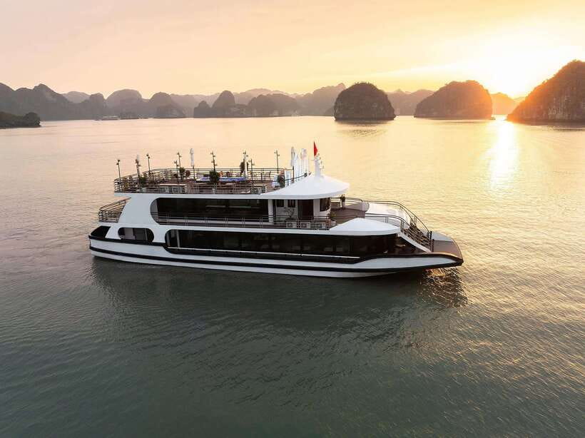 Halong Bay Luxury Cruise: Kayak&Swim,Cave, Party BEST SELLER - Why this Halong Bay day cruise works