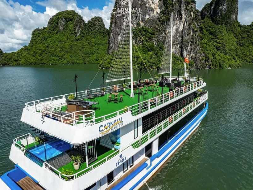 Halong Bay: Luxury Day Cruise, Caves, Kayak & Buffet Lunch - The sunset party and the return to Tuan Chau