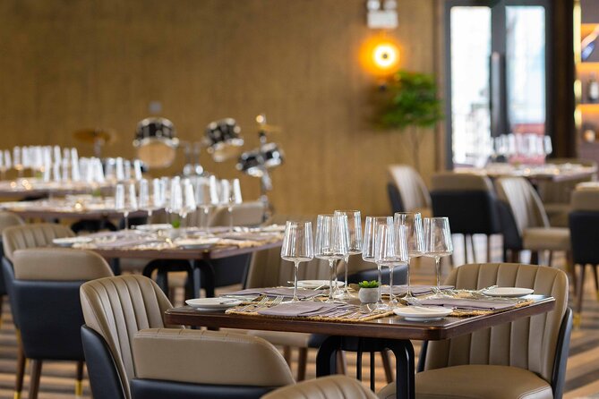Halong Bay Luxury Dinner Cruise - Ambassador - Dinner from 6 to 7:30 pm