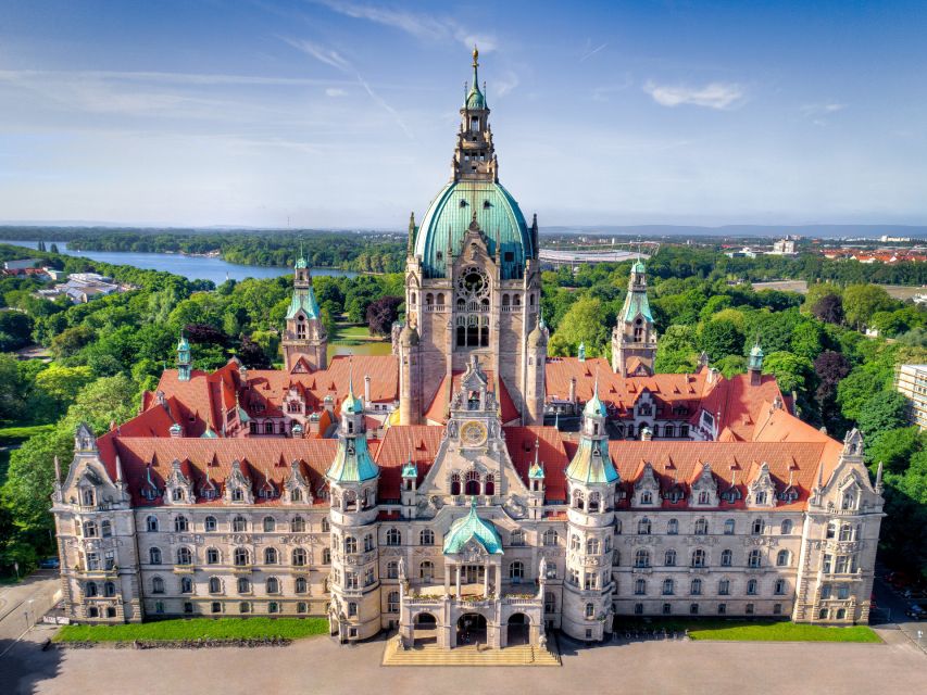Hannover: New Town Hall exclusive Guided Walking Tour - Why the New Town Hall makes a good starting point