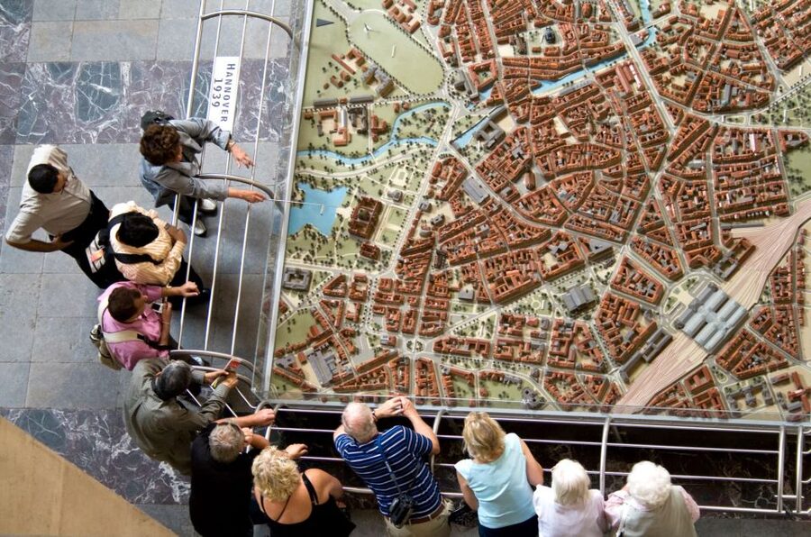 Hannover: New Town Hall exclusive Guided Walking Tour - Going behind doors normally closed to the public