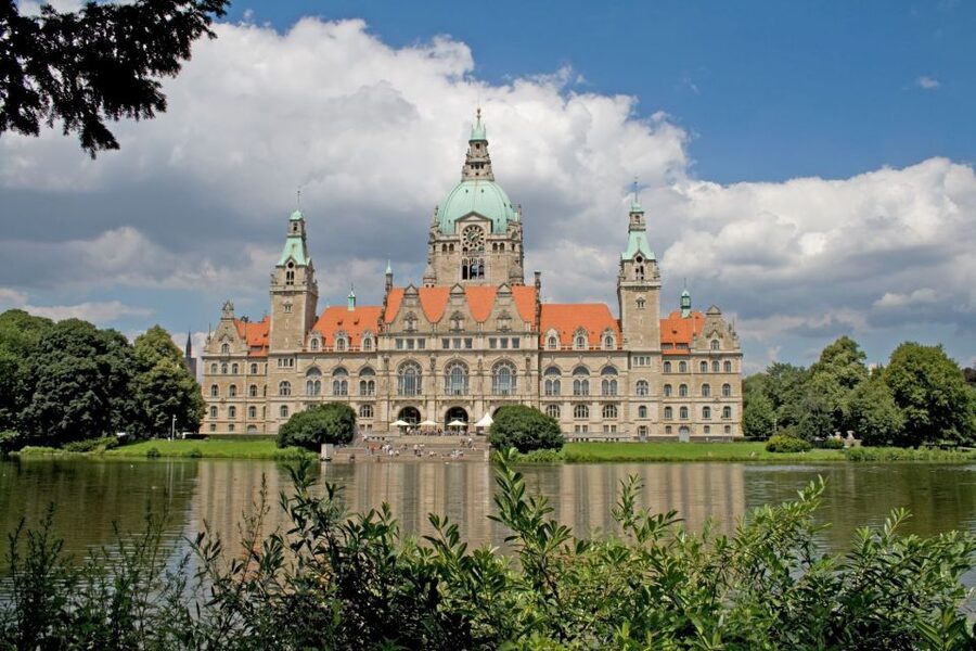 Hannover: New Town Hall exclusive Guided Walking Tour - Price, booking flexibility, and practical details
