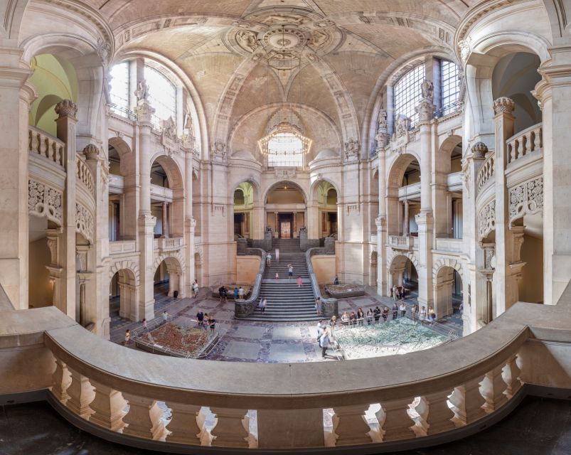 Hannover: New Town Hall exclusive Guided Walking Tour - Following Hannover from 1689 to today
