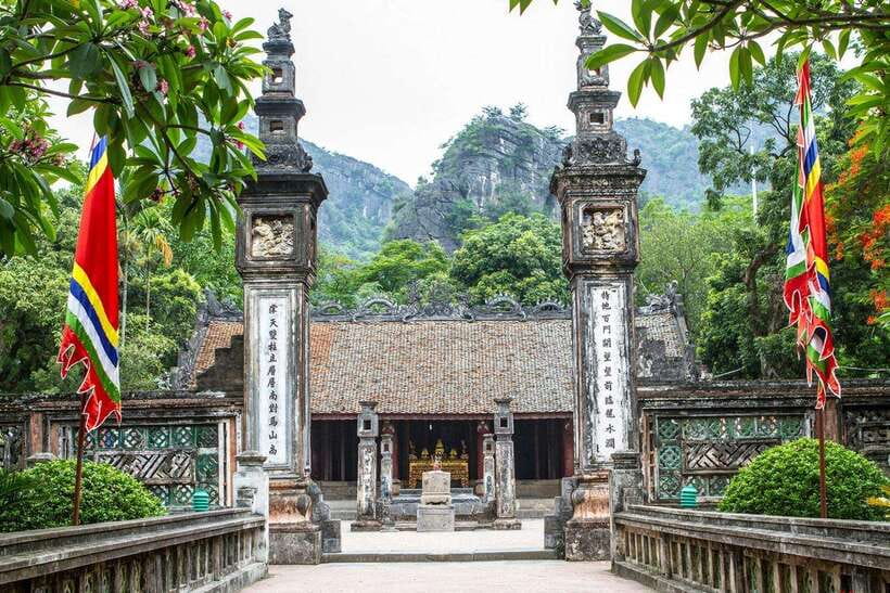 Hanoi: 3-Day Ninh Binh, Ha Long, & Lan Ha Bay Luxury Cruise - Transferring to the Cruise at Tuan Chau Harbor