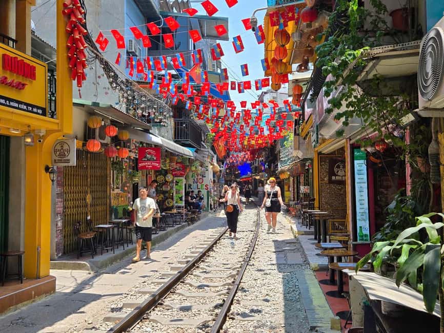Hanoi City Tour: Bat Trang, Train Street, Lunch & Luxury Bus - Train Street before 11:30
