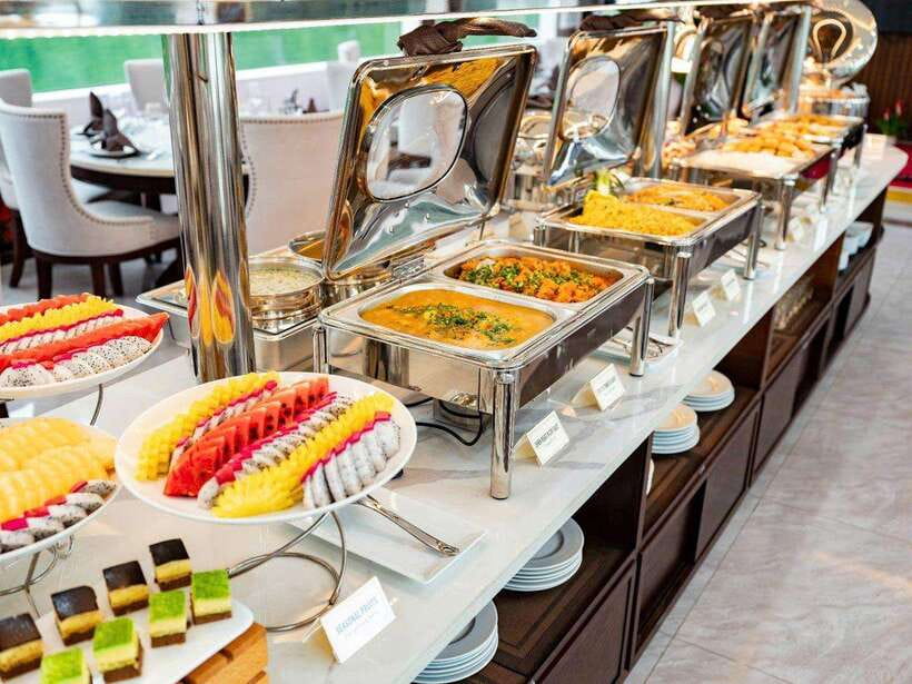 Hanoi: Ha Long Bay Day Trip - Luxury Cruise & Buffet Lunch - Sunset snacks and the ride back to Hanoi