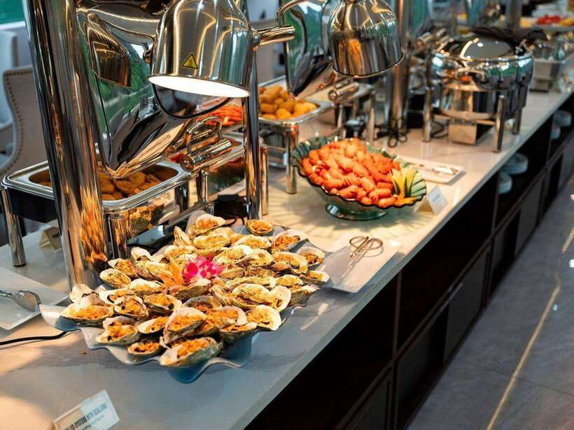 Hanoi: Ha Long Bay Day Trip - Luxury Cruise & Buffet Lunch - The morning ride from Hanoi to Tuan Chau Port