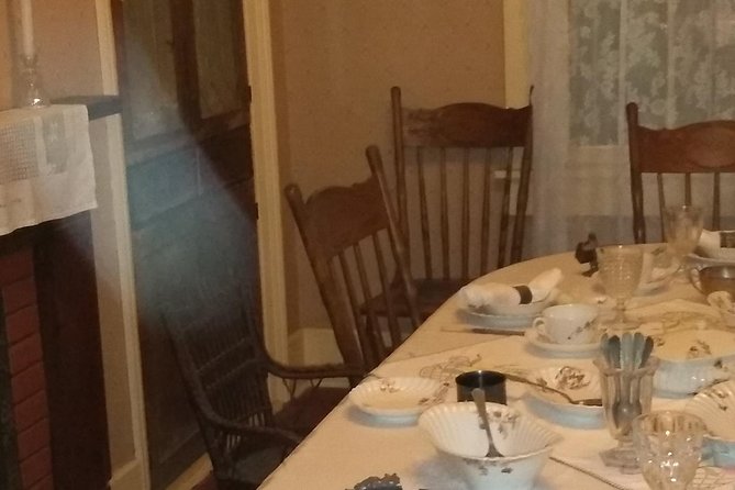 Haunted San Diego: The Only Ghost Tour with Exclusive Entry - The guides make or break the night