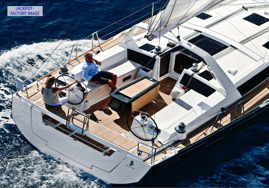 Heraklion: Dia Island Luxury Sailing Trip with Meal & Drinks - Lunch, fruit, and drinks on board