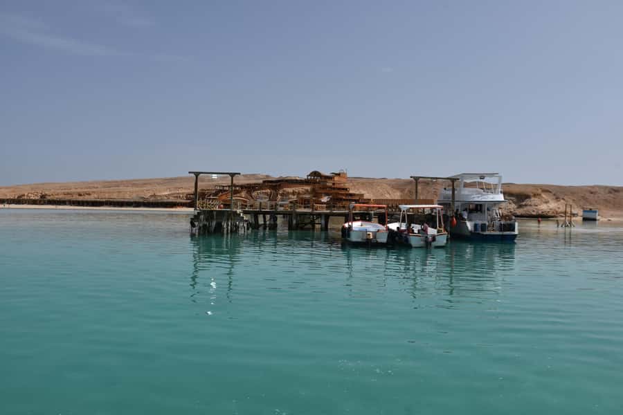 Hurghada: Luxury Giftun island w/snorkeling/lunch & Massage - Banana boat ride and the final free time