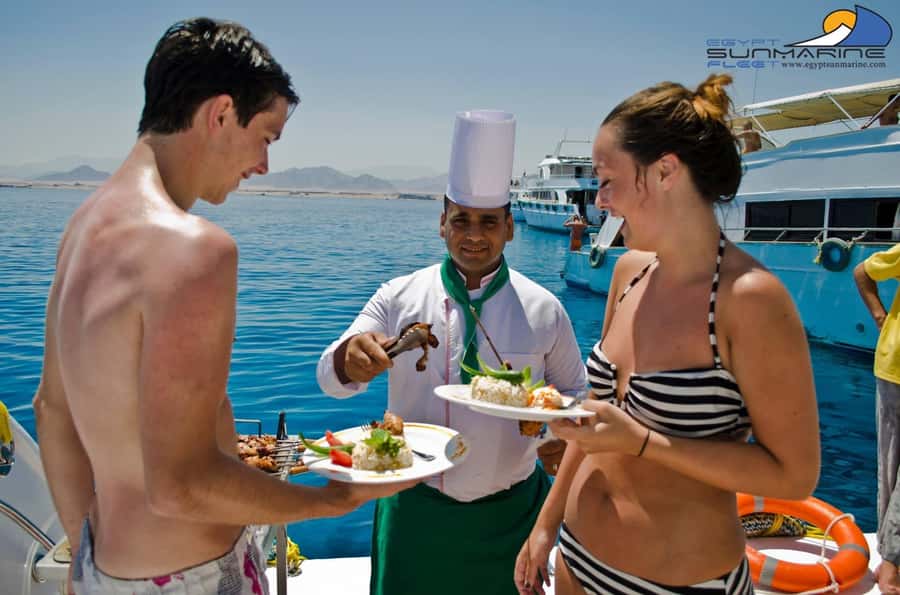 Hurghada: Luxury Orange Bay Cruise with Lunch and Pickup - Optional water sports and the return to port