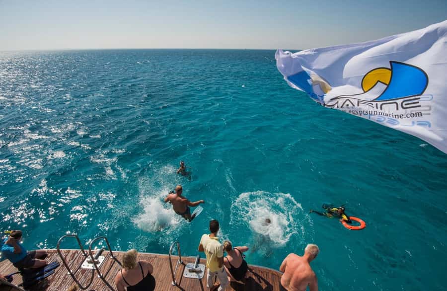 Hurghada: Luxury Orange Bay Cruise with Lunch and Pickup - Leaving from Hurghada Marina