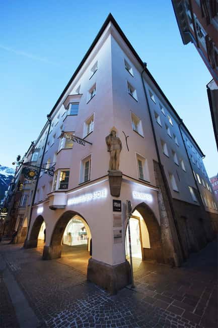 Innsbruck: Swarovski Exclusive Guided Tour with Drink & Gift - The crystal staircase and Cascade chandelier