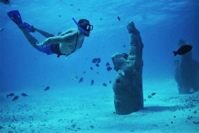 Isla Mujeres Luxury Sailing: Adults Only or Family Friendly - The crew is the strongest part of the experience