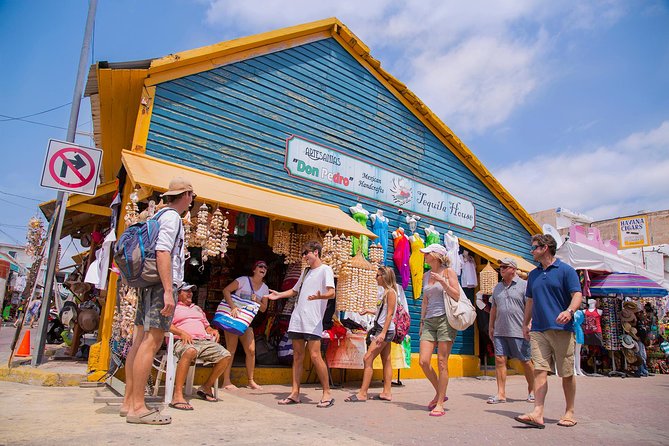 Isla Mujeres Luxury Sailing: Adults Only or Family Friendly - Family-friendly or adults-only?