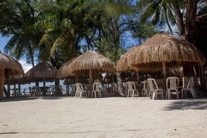 Isla Mujeres Premium Tour in Private Catamaran with Lunch - What $1,050 per group really buys you