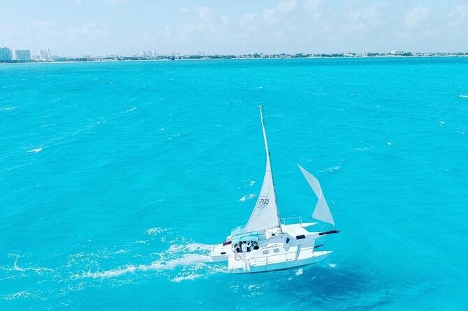 Isla Mujeres Premium Tour in Private Catamaran with Lunch - Two hours at Playa Norte