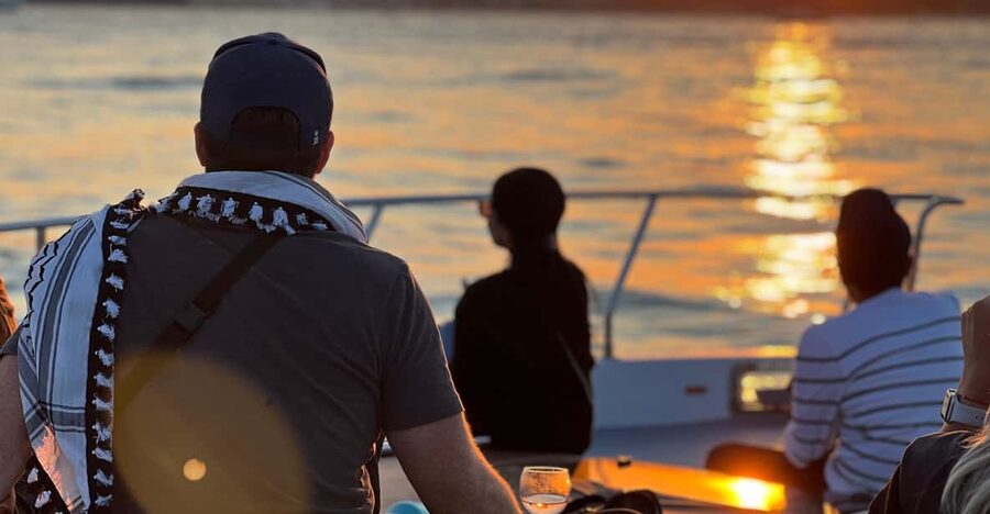 Istanbul: Bosphorus Sunset Cruise on a Luxury Yacht - Anatolian Fortress and Kucuksu Palace