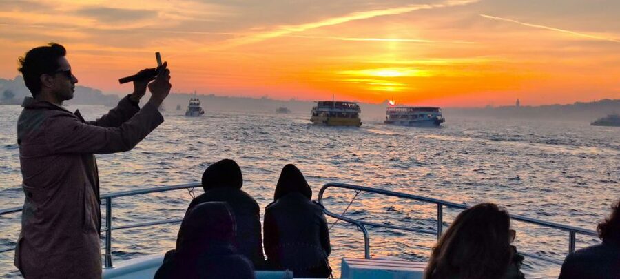 Istanbul: Old City Tour and Luxury Sunset Bosphorus Cruise - Boarding the 25-meter yacht at Kabataş