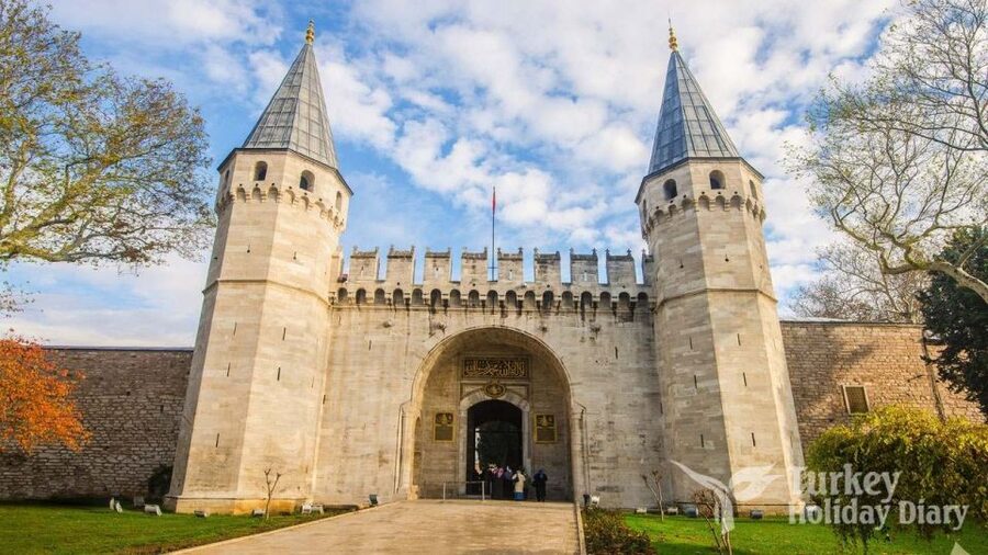 Istanbul: Old City Tour and Luxury Sunset Bosphorus Cruise - What you see along the Bosphorus