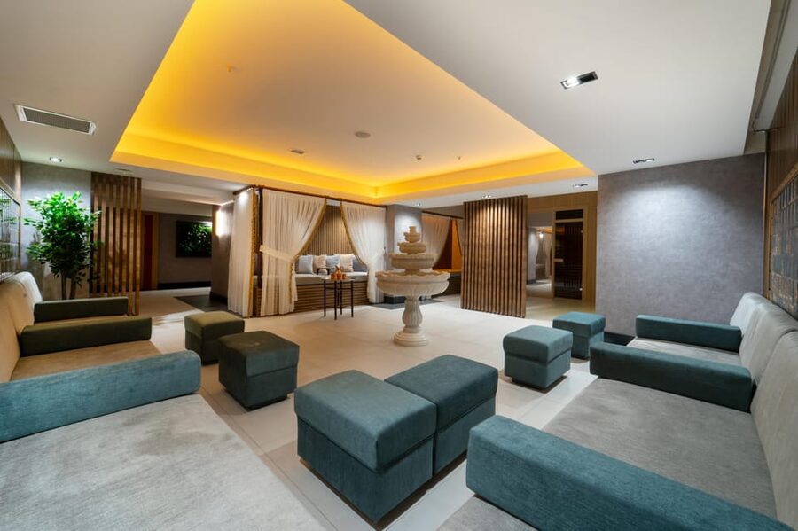 Istanbul: Public, Private or VIP Hammam & Spa in Old City - Starting with sauna and steam