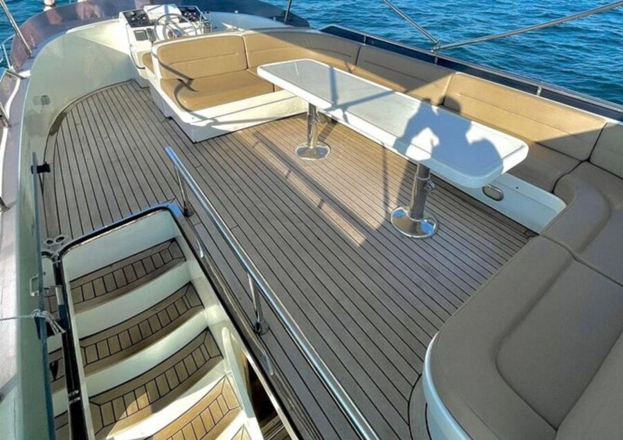 Istanbul: Small-Group Luxury Yacht Sunset Cruise w/ Snacks - Boarding at Karakoy and settling in