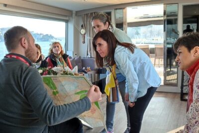 Istanbul Sunset Cruise on Luxury Yacht – Guided Group Cruise
