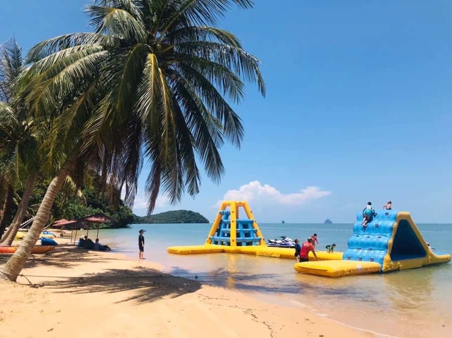 Jame bonds canoe 7 point 6 Island Premium trip - Why this $86 Phang Nga Bay trip offers good value