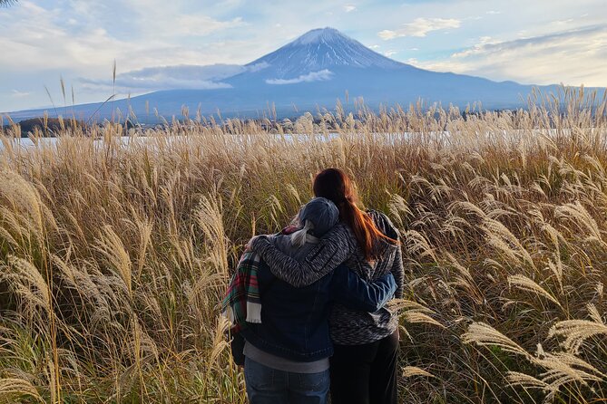 Johnny's Exclusive: Mt. Fuji Adventure from Kawaguchiko - Aokigahara, the Dragon Cave, and the volcanic story