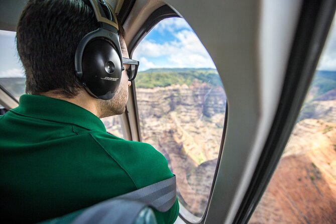 Kauai Deluxe Waterfall Safari: Helicopter Tour - Na Pali Coast: the sight land cannot explain