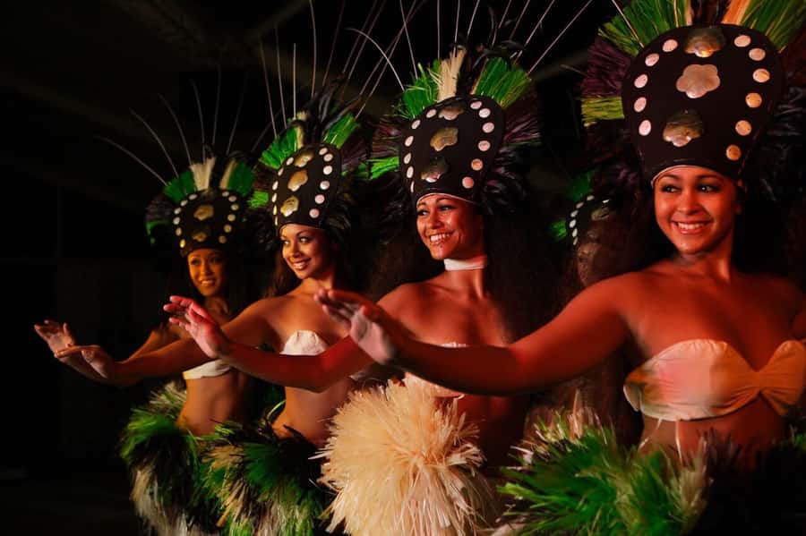 Kauai: Luau Kalamaku – Premium Seating, Dinner & Show - The setting, timing, and transportation choices