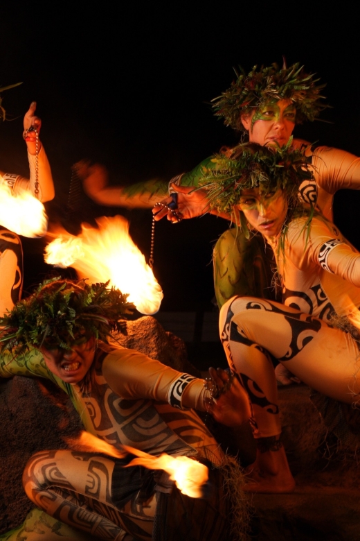 Kauai: VIP Manor House Dinner & Luau Kalamaku Show - Four courses at Gaylords Restaurant