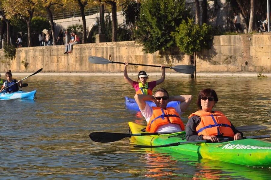 KayakTour or Rental+Premium Gear+QuickIntroCourse+Help - Getting onto the Guadalquivir without a struggle