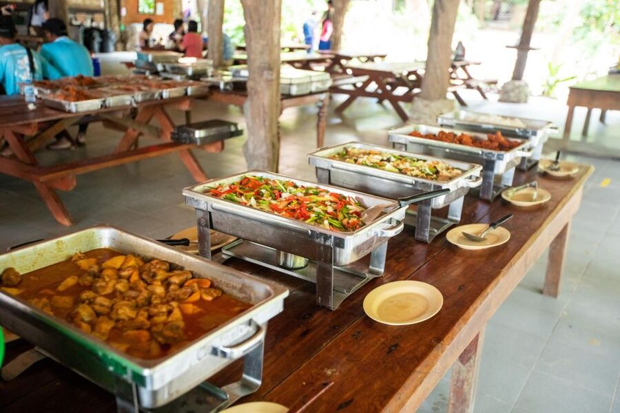 Khao Lak: Surin Islands & Moken Village Premium Snorkel Tour - Lunch and beach time at Chong Khad Bay