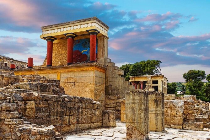 Knossos Palace Exclusive Tour (small group) - Entering the palace with a small group