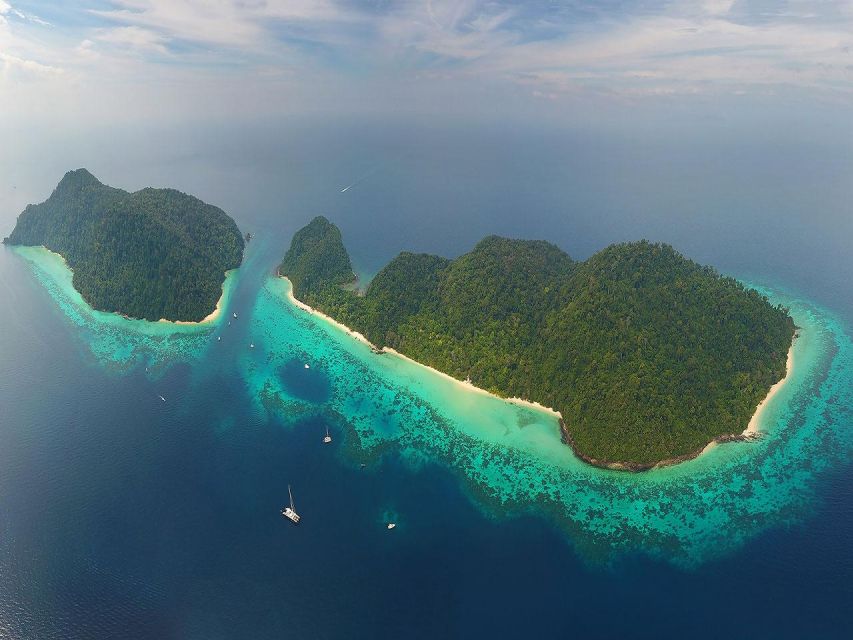 Ko Lanta: Private Exclusive Longtail to Ko Rok With Lunch - Noon lunch on a quiet stretch of Ko Rok Nai