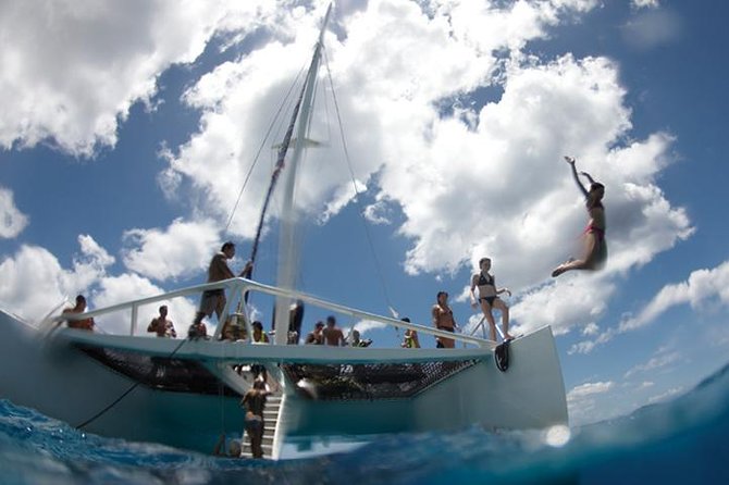 Kona Luxury Catamaran Yacht Snorkel & Sail - Lunch, snacks, and drinks on the return ride