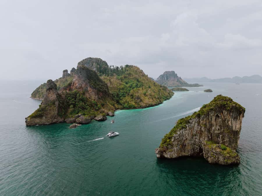 Krabi: 4 Island Premium Yacht with Snorkeling & Clear Kayak - Railay Beach from the Water