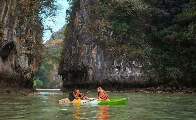 Krabi: Koh Hong Small Group Tour by Luxury Longtail Boat - Hong Lagoon, where tides set the rules