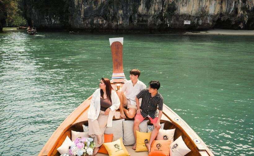Krabi: Koh Hong Small Group Tour by Luxury Longtail Boat - Koh Hong Beach and the 15-minute viewpoint climb